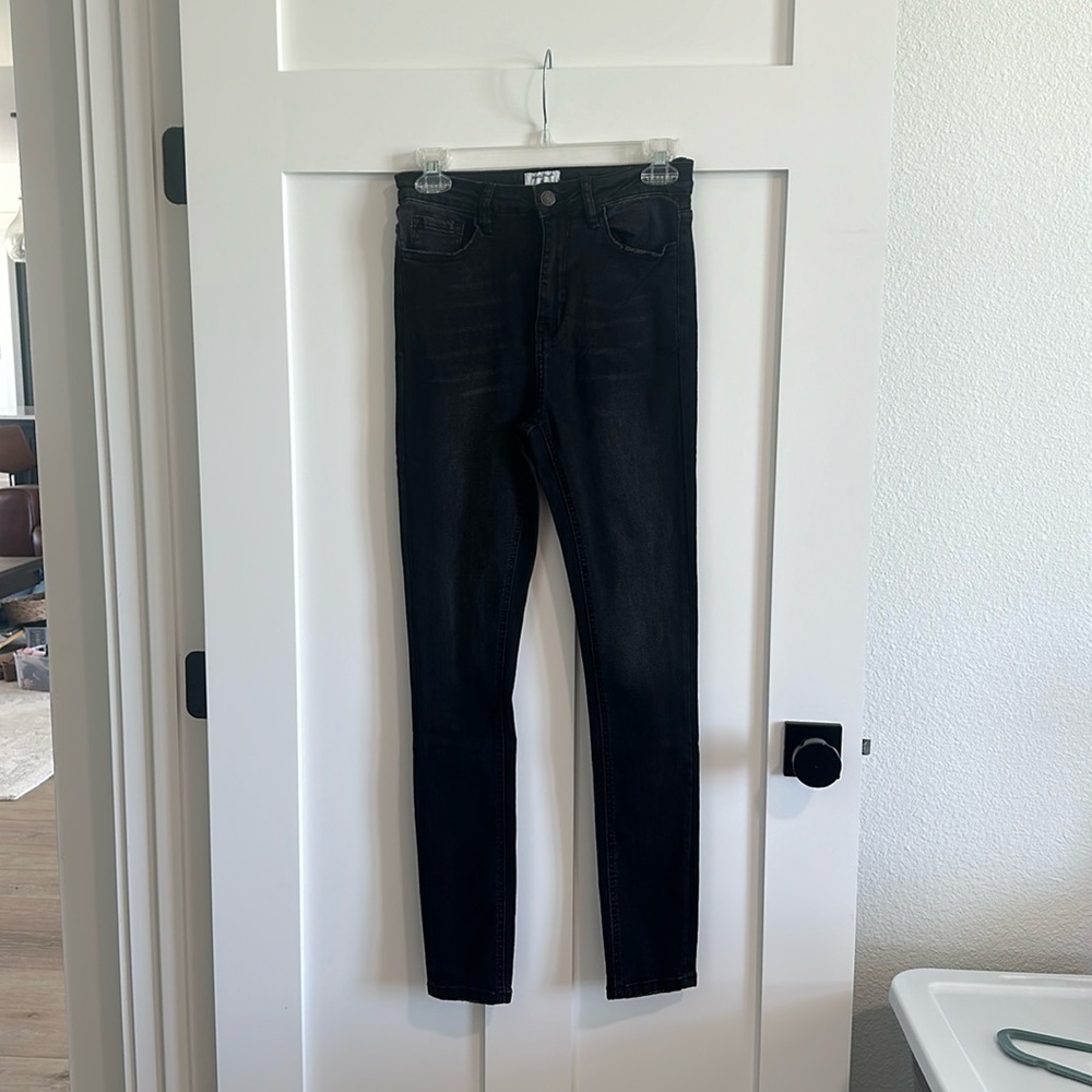 White Birch Women's S Distressed Black Skinny Jeans Stretchy Classic Grunge Emo